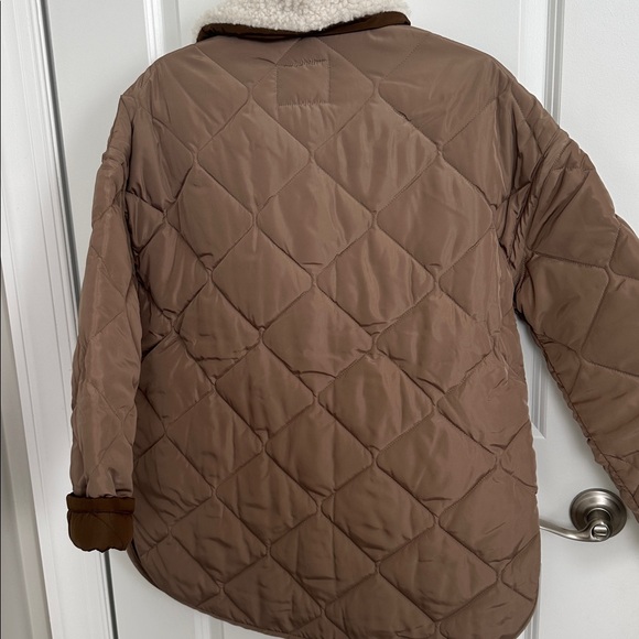 Lucky Brand Oversize Faux Shearling Collar Quilted Coat - Picture 5 of 5
